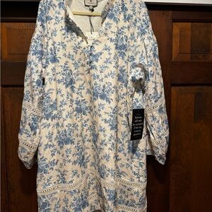 Tuckernuck Blue Floral Women's Cape